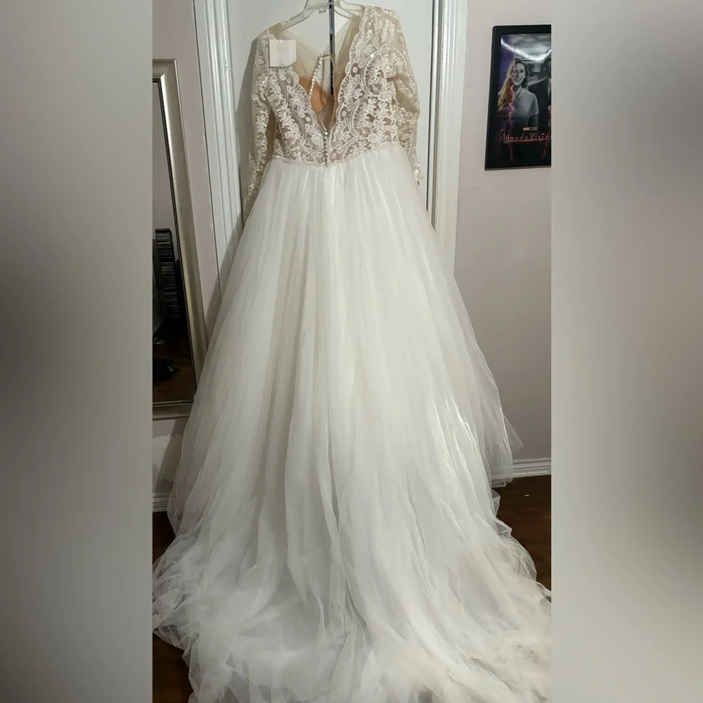 Maggie Sottero Wedding Gown size 22 - Picture 3 of 6